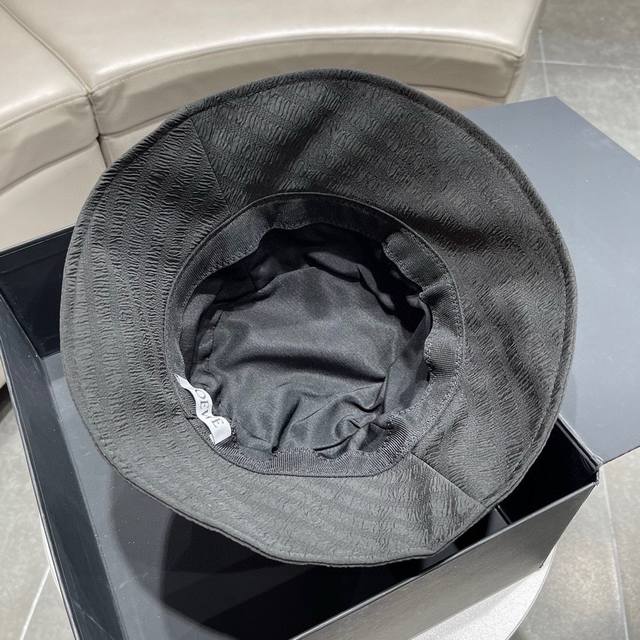 罗意威 Loewe 春夏新款韩版休闲原版设计渔夫帽质感超好 外部线条定位标准 做工精细 简约大气低价走量
